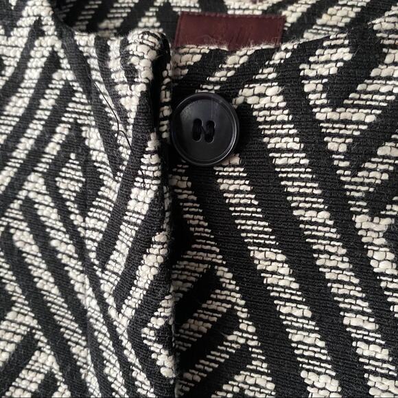 Girls H&M Jacket Sz 5-6 abstract pattern Black and Cream Jacket - Picture 3 of 7